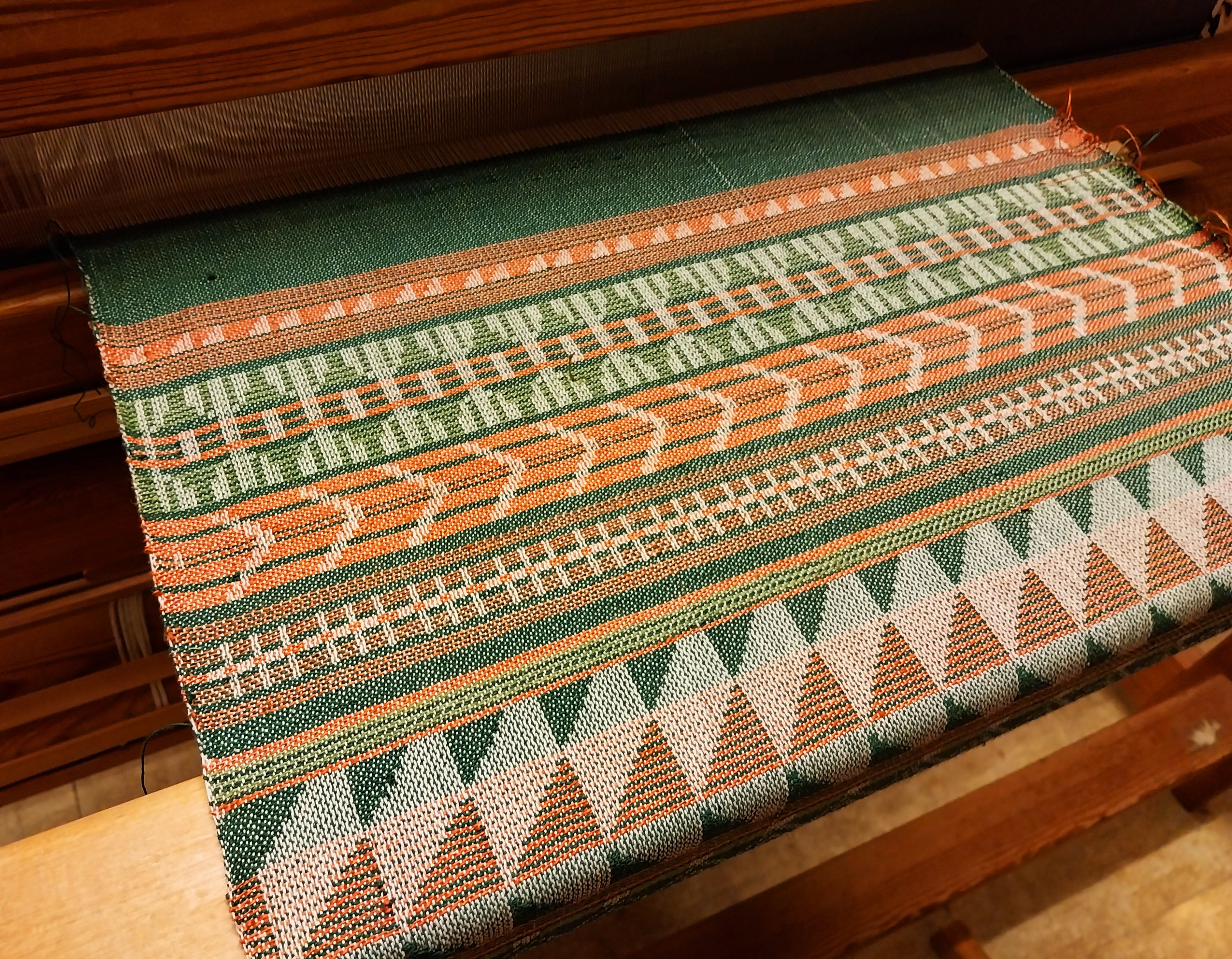 Lone P´s første forsøg i en damaskvæv